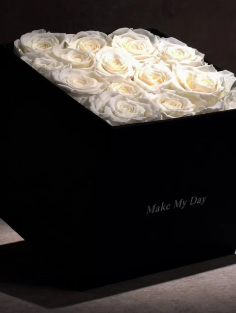 Minimalist white roses box for elegant occasions